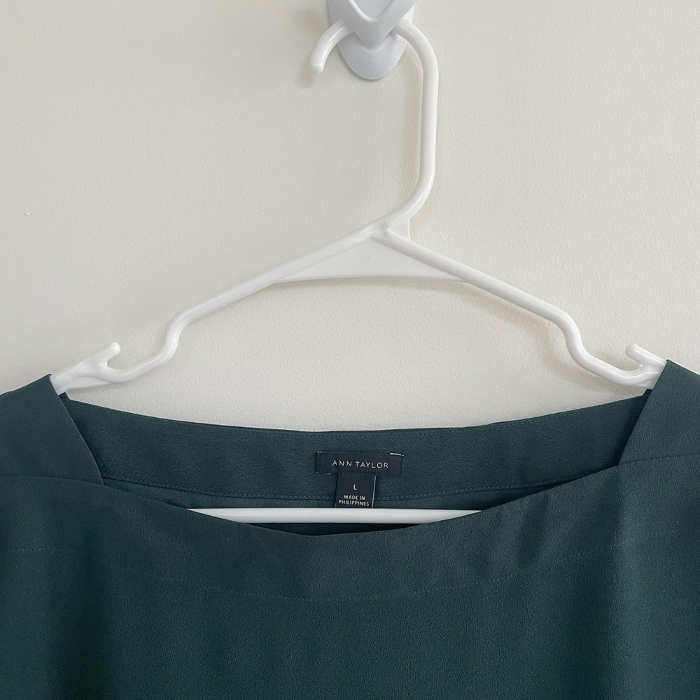Boatneck Ann Taylor blouse - Picture 2 of 4